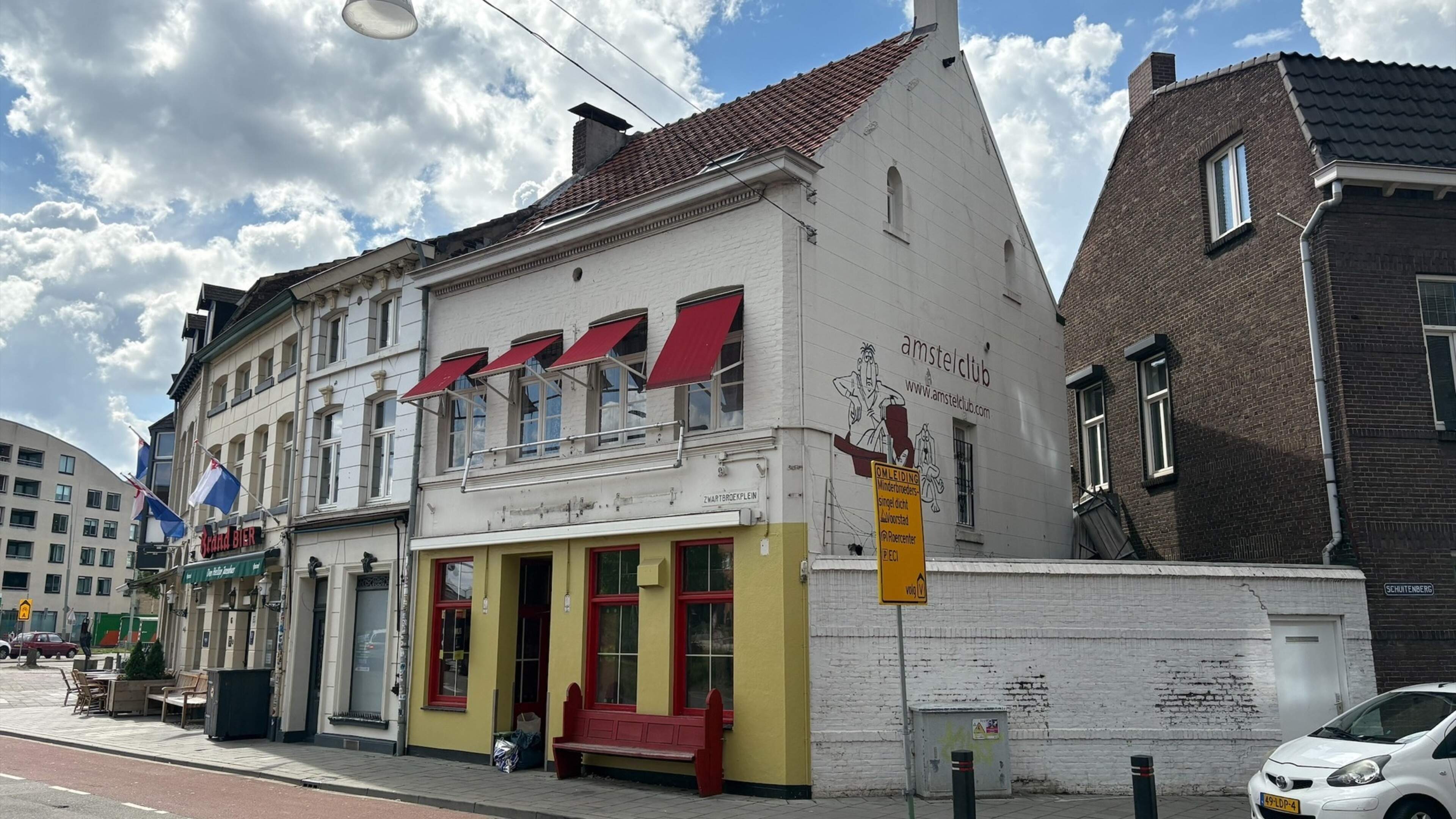Nieuwe eigenaar denkt aan sauna in wat nog niet zo lang geleden Roermonds populairste café was